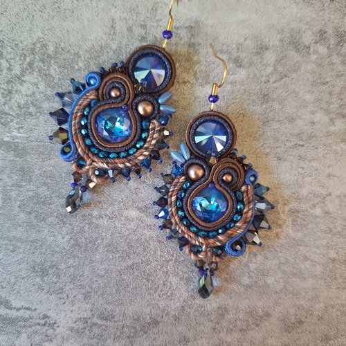 "theia" boucles soutache, cristal swarovski et crochets inox