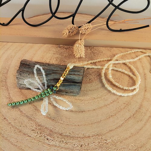 Collier sautoir libellule en perle et acier inoxydable