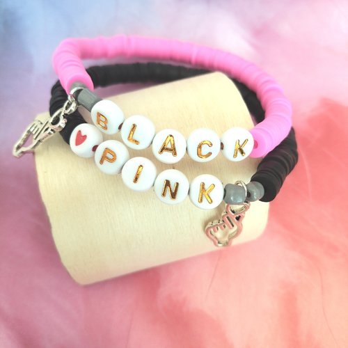 Bracelet k-pop, black pink en perle et breloques ,rose, lisa, jisoo, jennie
