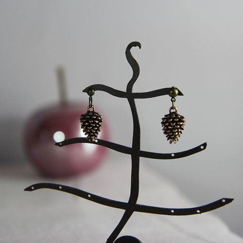 Clou d'oreille bronze et pendentif pomme de pin