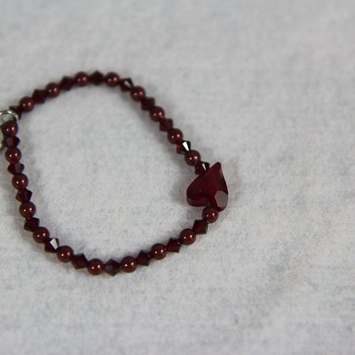 Bracelet extensible perle swarovski rouge