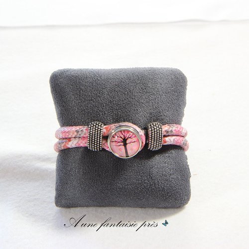 Bracelet rose avec cabochon