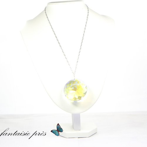 Collier argenté pendentif verre rond fleur transparente à facettes