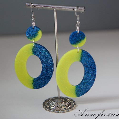 Boucle d'oreille argenté rond bleu et jaune pailleté