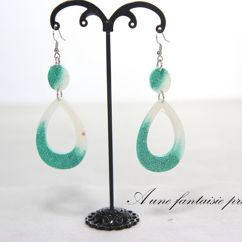 Boucle d'oreille argenté ovale blanc et vert pailleté