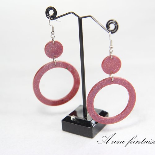 Boucle d'oreille argenté cercle mauve métallique