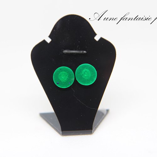 Puce d'oreille rond vert