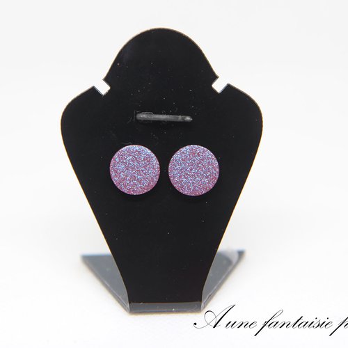 Clou d'oreille couleur métallique ton mauve