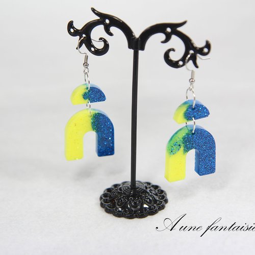 Boucle d'oreille argenté jaune et bleu pailleté