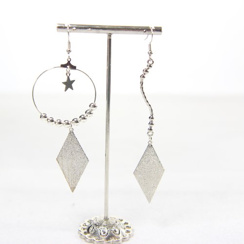 Boucle d'oreille argenté asymétrique losange pailleté