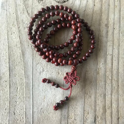 Bracelet perles de bois de santal bouddhiste,bouddha,méditation 6 mm,108 perles