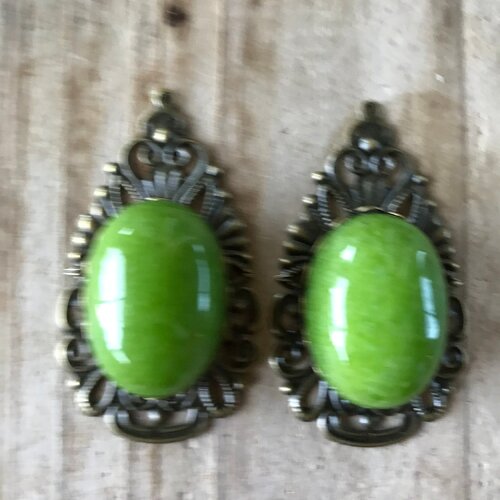 Pendentifs cabochon en jade verte,5 cm de long,lot de 2
