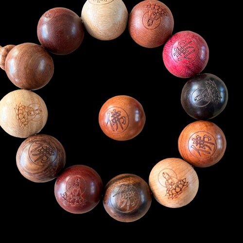 Perles mantra en bois de santal gravé,méditation,20 mm,lot de 4
