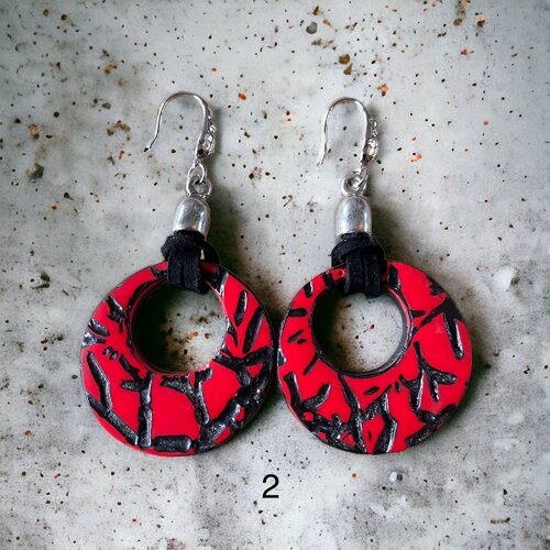 Boucle d'oreille thème idéogramme