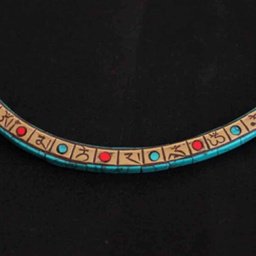 Breloque ethnique en argent tibétain mantras amulette om cuivre incrusté turquoise totem
