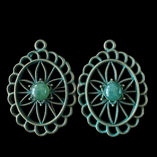 Pendentif ovale bronze patiné cabochon jade vert 4,4 cm de long