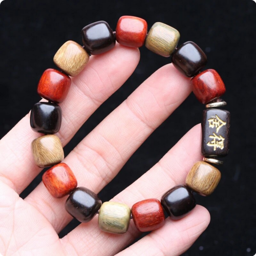 Kit bracelet tibétain élastique perles en bois avec perle gravées de prière