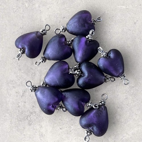 Perles de verre coeur givré violet 18mm de diamètre,monts sur tige métal argent,connecteur,lot de 10 perles