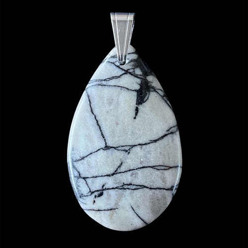 Pendentif  jaspe netstone en soie noire naturelle et sa bélière acier inoxydable,4 cm de long