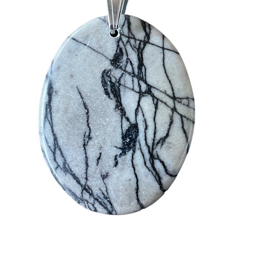 Pendentif  jaspe netstone en soie noire naturelle et sa bélière acier inoxydable,4 cm de long