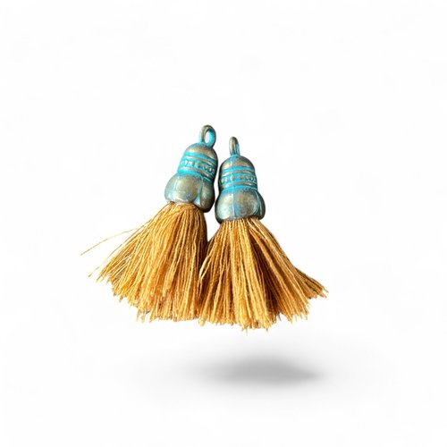 Pompon fil de coton,calotte métal oxydé vert antique,35x10mm,vendu par 2