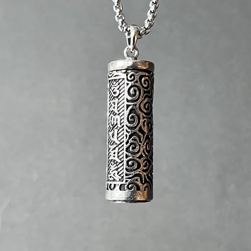 Pendentif bouddhiste shurangama mantraen argent pur 990,boite qui s'ouvre,chaine 69 cm