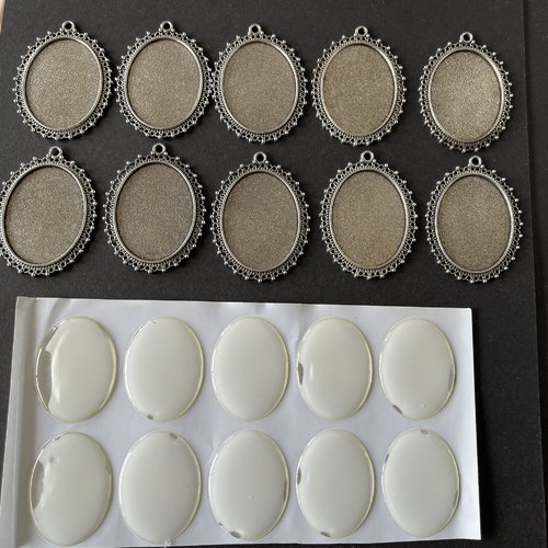Lot de 10 pendentifs et ses cabochons en résine autocollante