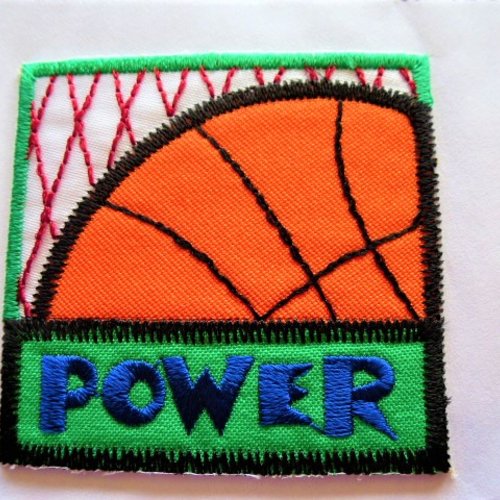 Applique thermocollante 54 mm écusson power vert, patch pour customisation vêtements et accessoires sport basket