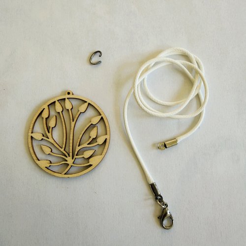 Kit créatif collier modèle médaillon lotus cordon blanc