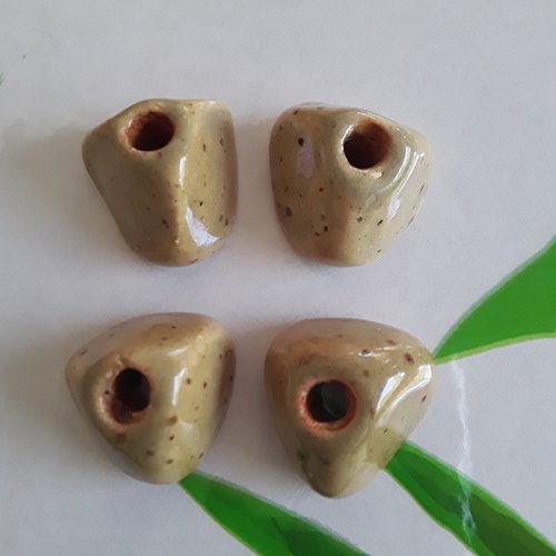 Lot de 4 perles céramique 901 i formes pyramide beige déstockage