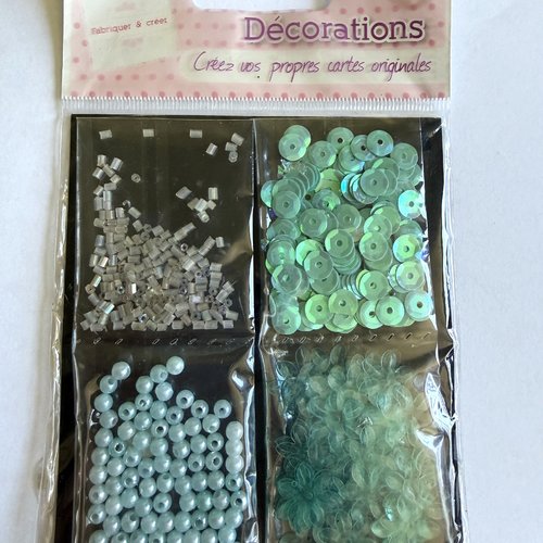 Lot perles et paillettes bleues