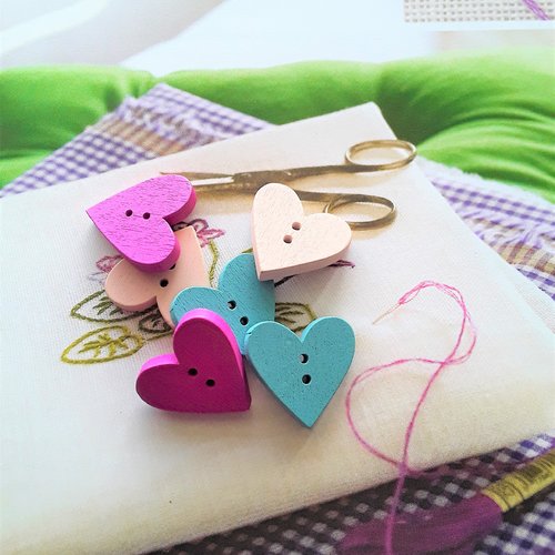 6 boutons bois forme coeur couleur mixte