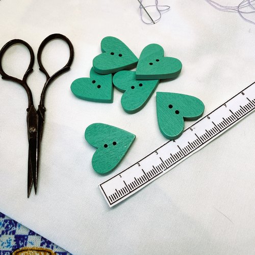 6 boutons en bois coeur couleur turquoise