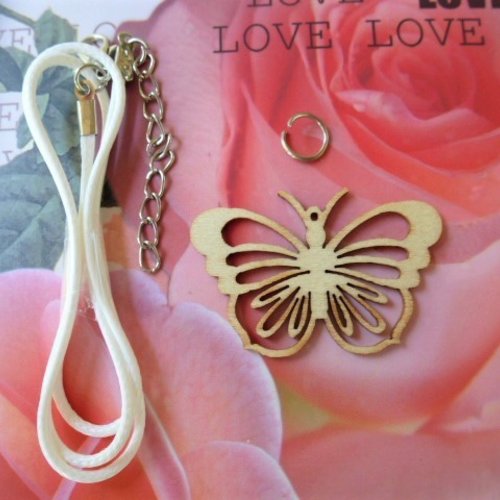 Kit créatif collier modèle papillon cordon blanc