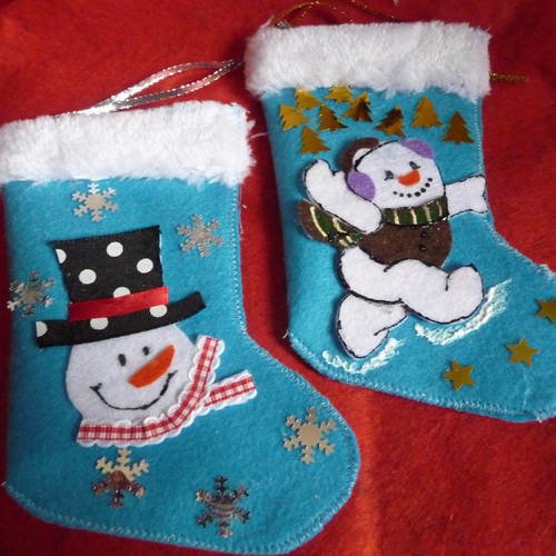 Lot de 2 petites bottes de noël en feutrine bleue roi, motif bonhomme