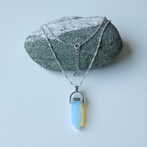 Collier avec pendentif en opalite