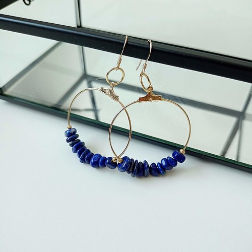 Créoles avec pierres de lapis-lazuli