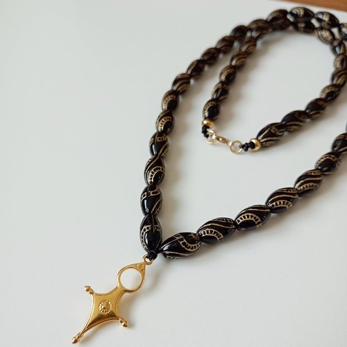 Collier perles noires et dorées