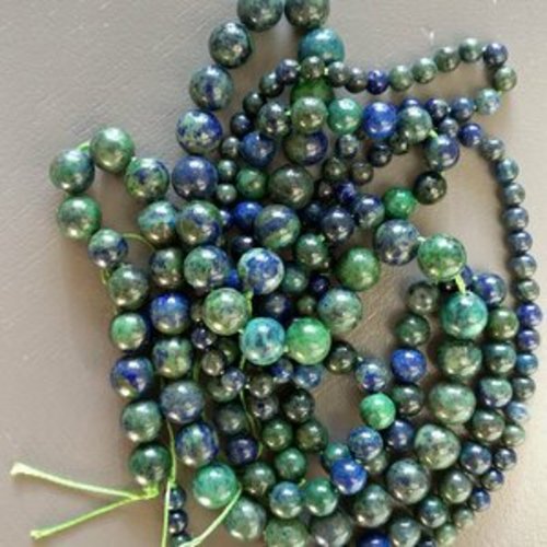 Lot de 10 perles de chrysocolle azurite rondes en pierre naturelle 8 mm.