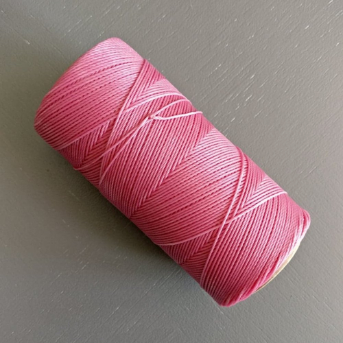 10 mètres fil macramé ciré linhasita  - polyester 0,8 mm d'épaisseur.  pour macramé, bijoux. candy pink réf 629