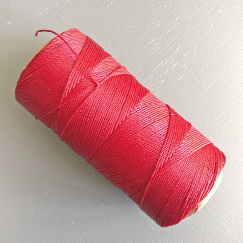 10 mètres fil macramé ciré linhasita  - polyester 0,8 mm d'épaisseur.  pour macramé, bijoux. dark red réf 44