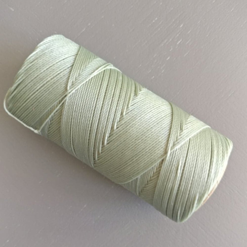 10 mètres fil macramé ciré linhasita  - polyester 0,8 mm d'épaisseur.  pour macramé, bijoux. lichen réf 397