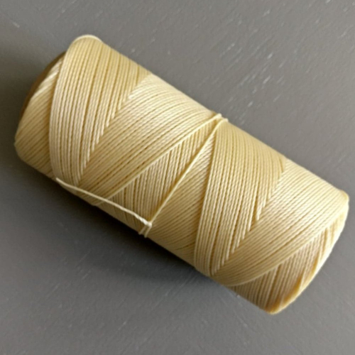 10 mètres fil macramé ciré linhasita  - polyester 0,8 mm d'épaisseur.  pour macramé, bijoux. vanille réf 531