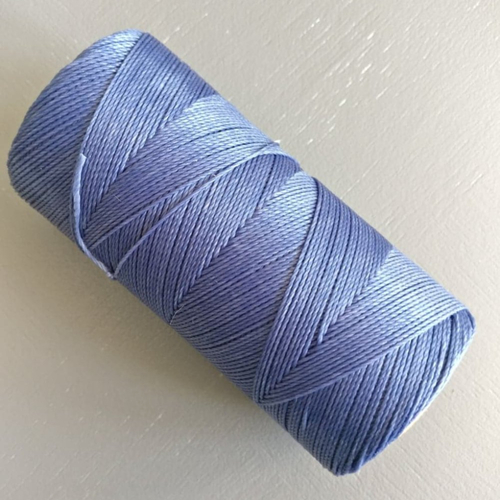 10 mètres fil macramé ciré linhasita  - polyester 0,8 mm d'épaisseur.  pour macramé, bijoux. bleu nuit réf 1037