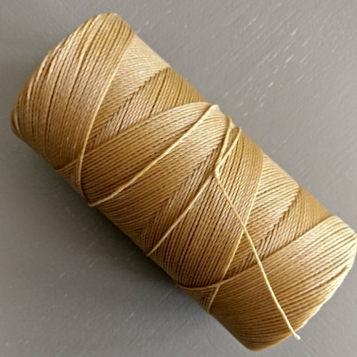 10 mètres fil macramé ciré linhasita  - polyester 0,8 mm d'épaisseur.  pour macramé, bijoux. cinnamon réf palha