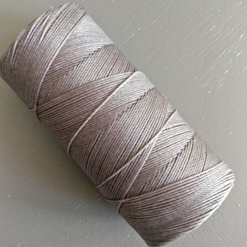 10 mètres fil macramé ciré linhasita  - polyester 0,8 mm d'épaisseur.  pour macramé, bijoux. greige réf 04