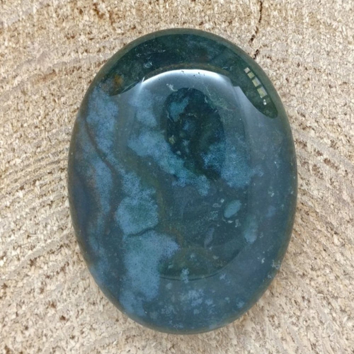 1 cabochon d' agathe indienne verte en pierre naturelle. 40 x 30 mm.