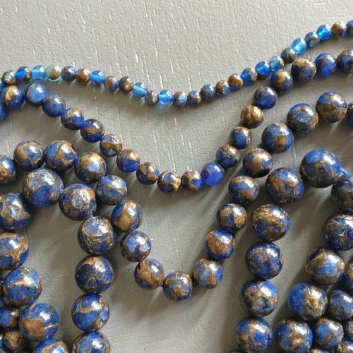 Lot de 10 perles de cloisonné bleu foncé et mordoré rondes en pierre naturelle 4 mm.