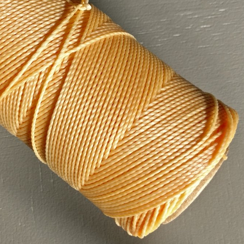 10 mètres fil macramé ciré linhasita  -polyester 1 mm d'épaisseur.  pour macramé, bijoux. pêche réf 219