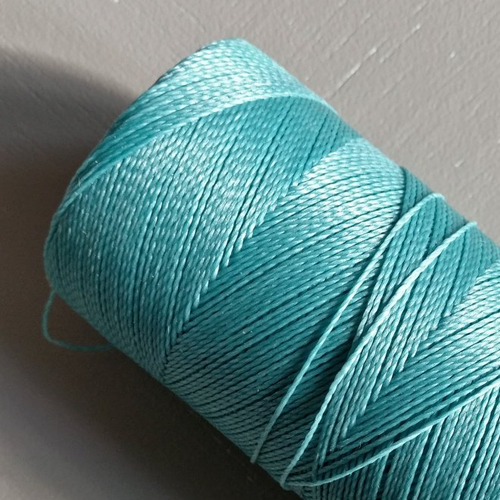 10 mètres ou + de  fil macramé ciré linhasita - polyester 0,5 mm d'épaisseur pour macramé, bijoux. green turquoise réf 224